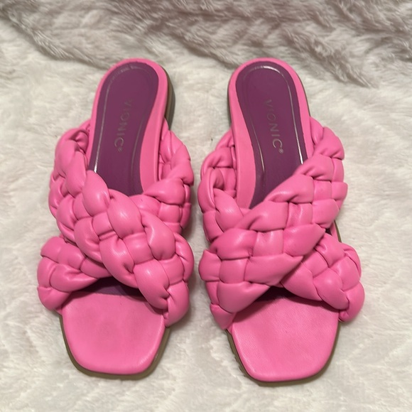 Vionic Kalina braided slides - Picture 2 of 3